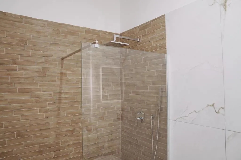 Sisina Luxury Room Jacuzzi&Piscina-1